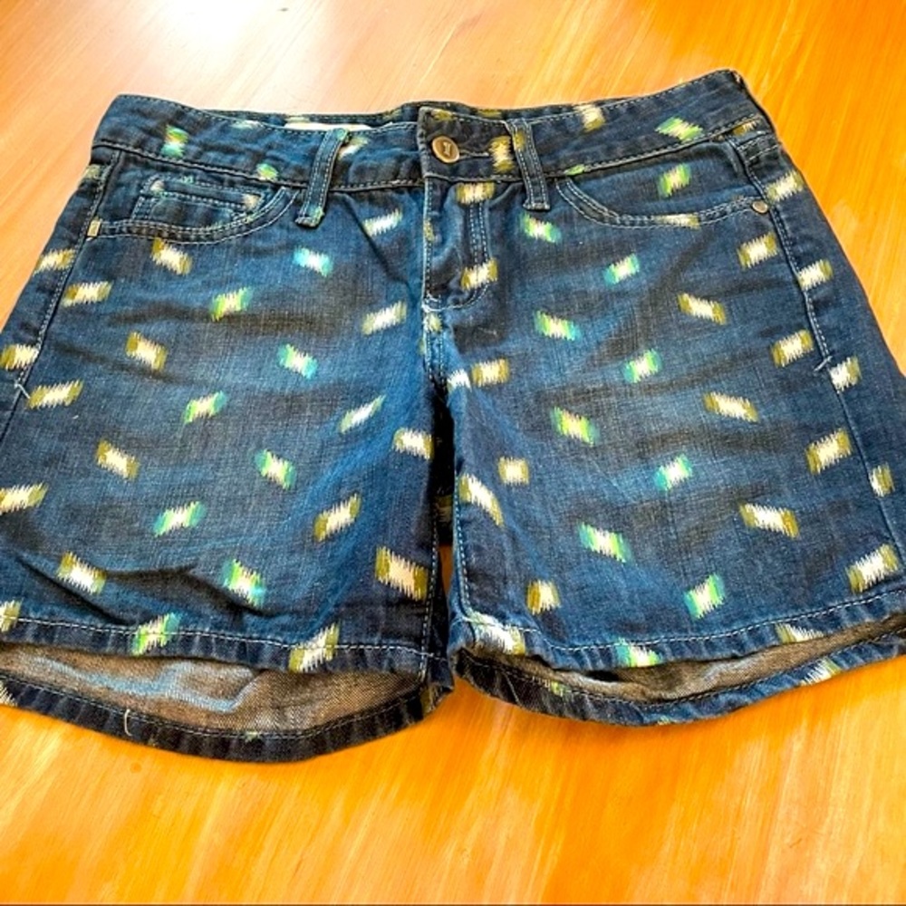 ANTHROPOLOGIE Pilcro! Denim print Jean shorts! PILCRO 26